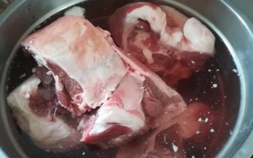 炖羊肉,调料不是越多越好!只加2样,羊肉软烂羊汤鲜美,没膻味