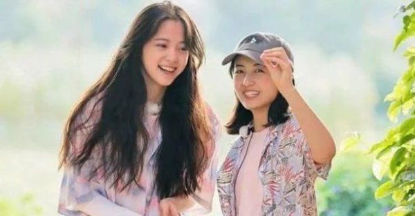 张子枫|宋丹丹问张子枫平时是怎么给父母要钱的,张子枫的做法好机智