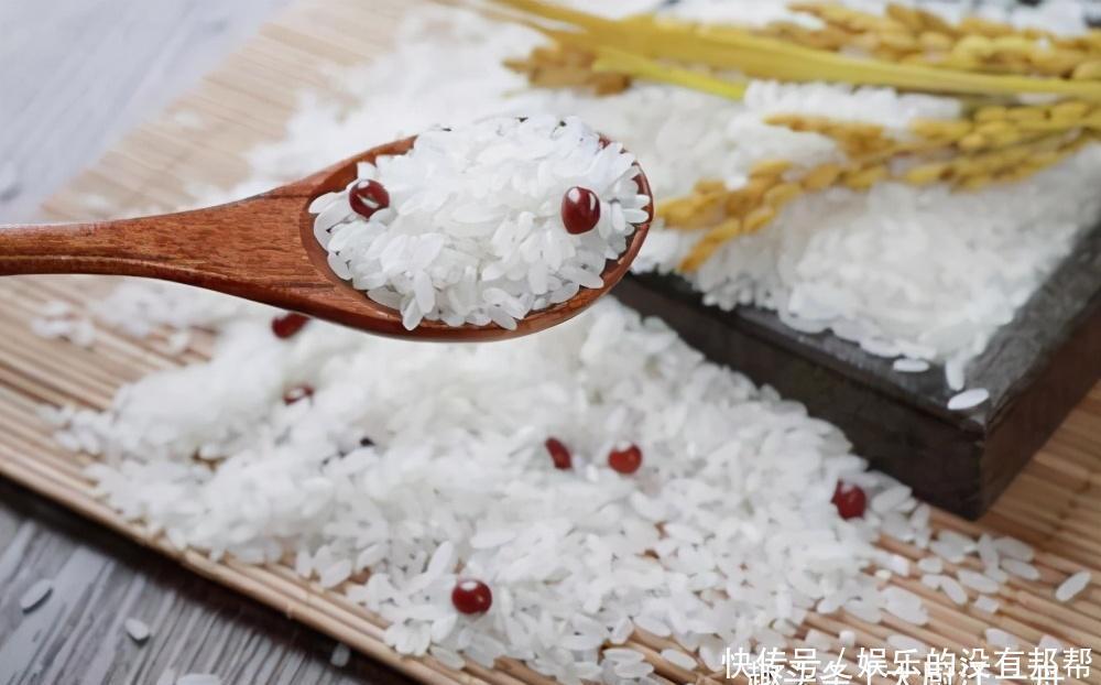 米袋|买大米时,不是越贵越好!若米袋上“这行字”不对,都是劣质米