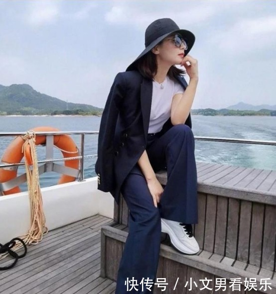 中年女性穿衣讲究得体,学会单品挑选和搭配,把握气质和高级感