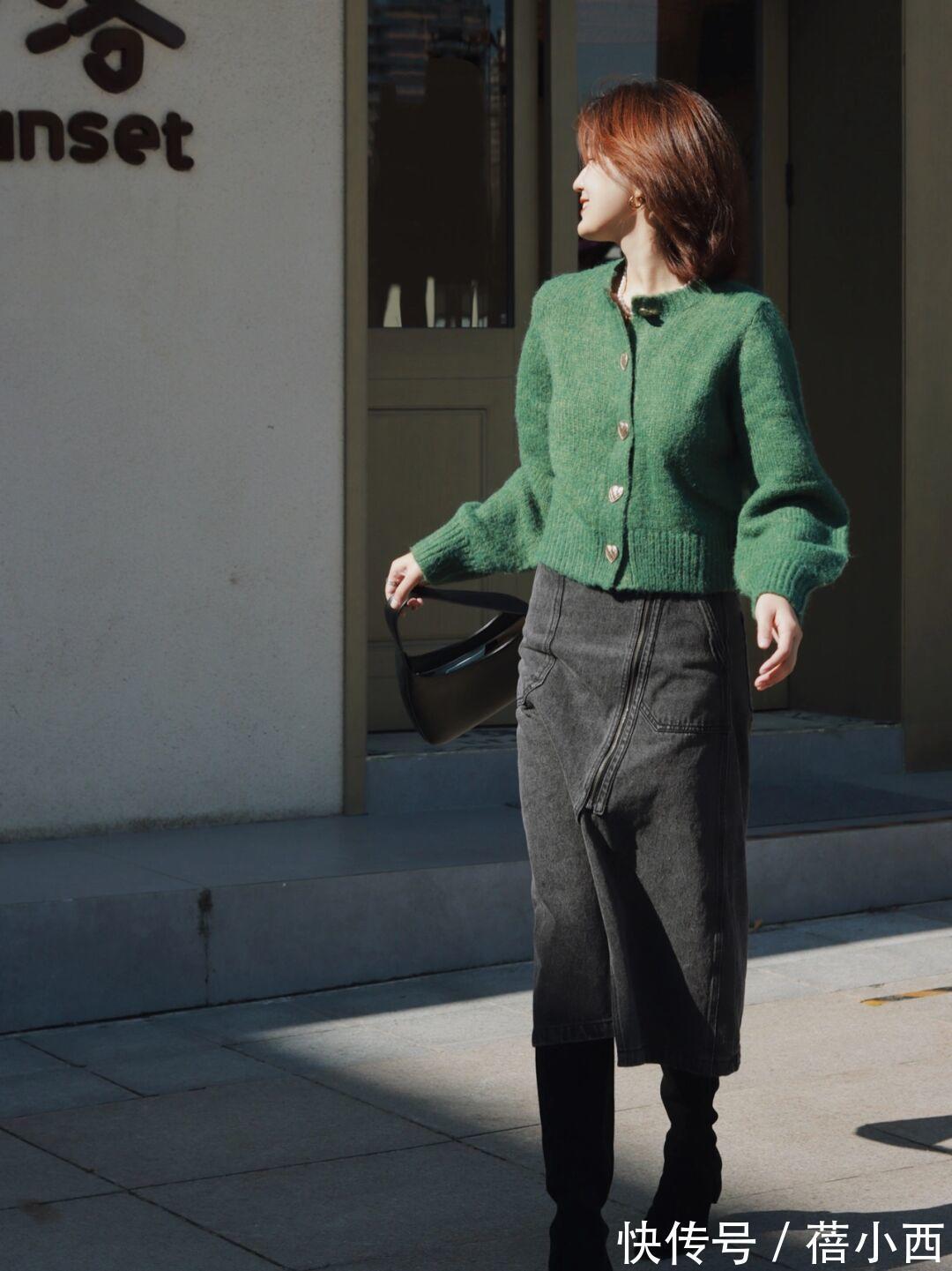 博主 不管你皮肤白不白,今年要买毛衣就买“绿色”,提气质又显档次