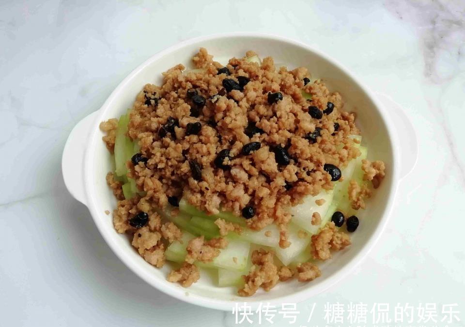 夏天|夏天就喜欢吃蒸菜，3种食材一起蒸，10分钟上桌，简单好吃营养全