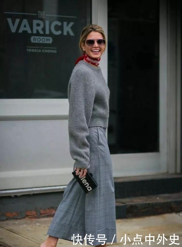 开春百搭又时髦的组合，怎么少得了毛衣+裤装！