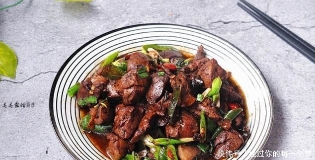 维生素|夏天到了多吃它,蚊子不咬、虫不叮,连花露水都省了