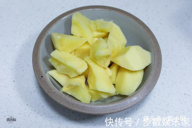 滚刀块|我家最爱的土豆做法,每次做一盘不够吃,开胃解馋,比土豆丝好