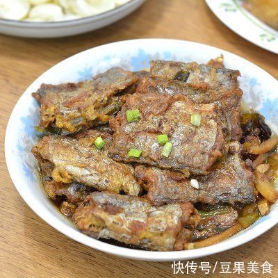 菜花|#助力高考营养餐# 高考晚餐5菜1汤真不赖，鸡腿焖饭香喷