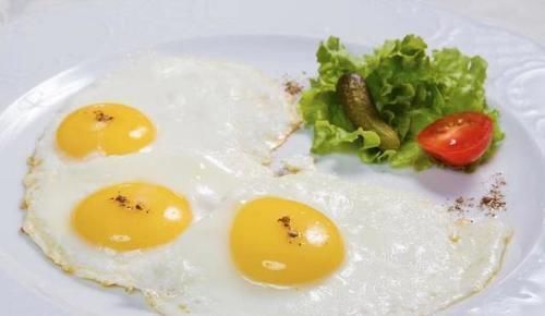 鸡蛋|宝宝感冒怎么办,鸡蛋究竟能不能吃?聪明宝妈早知道了