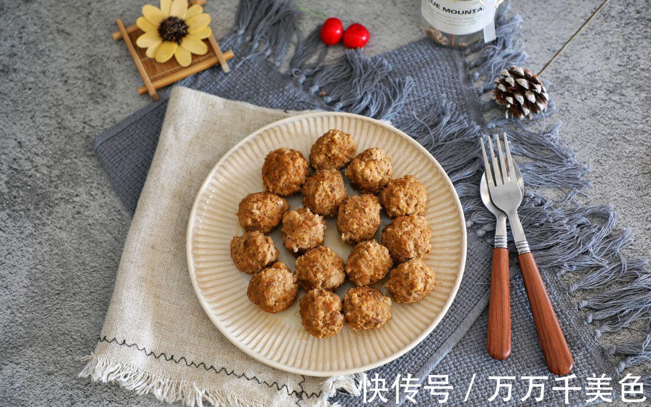 自制猪肉丸子，肉香浓郁，鲜嫩Q弹，一口一个真过瘾