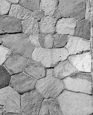 牟氏庄园有道国内最好的石砌花墙，传说中，他们用的建筑方法特殊