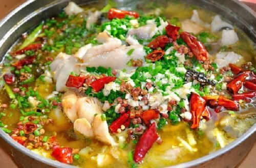 小米椒|做酸菜鱼，先放酸菜还是先煮鱼？大厨：顺序搞错，肉不入味还发腥