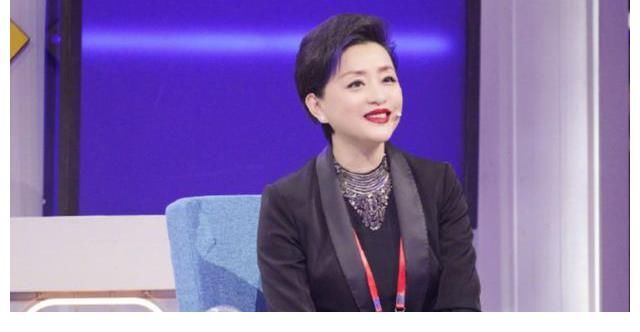 李诞|《脱口秀大会4》开播，前央视主持加盟，领笑员都是搞笑实力派