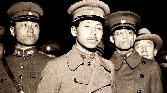 庭上|张学良被软禁始末:宋子文骗他写请罪书,李烈钧和他在庭上对骂