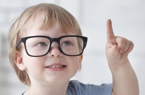 高雍涵|宝宝走路的早晚,跟智商有关吗?李玫瑾教授:不要被忽悠了