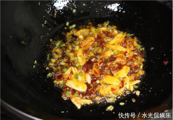 红烧茄子|现在才知道，炒茄子不能先放油，学会一招，茄子不吸油不发黑