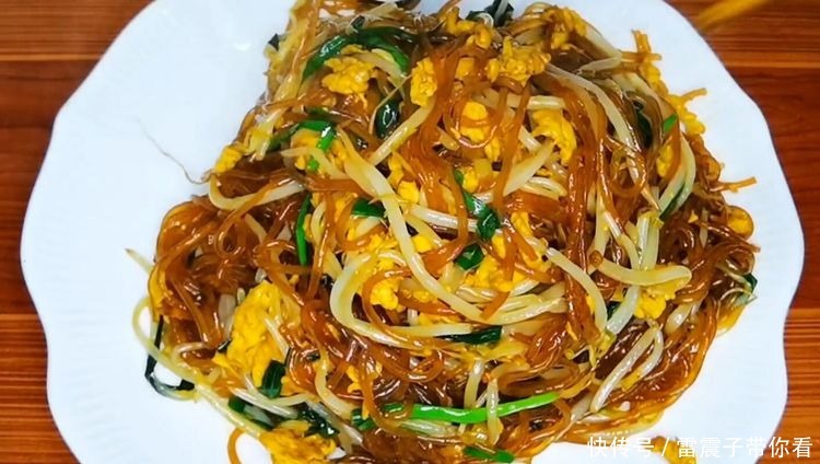 孩子不愿吃豆芽？那是你不会做！这样做香辣过瘾，成本低，还下饭