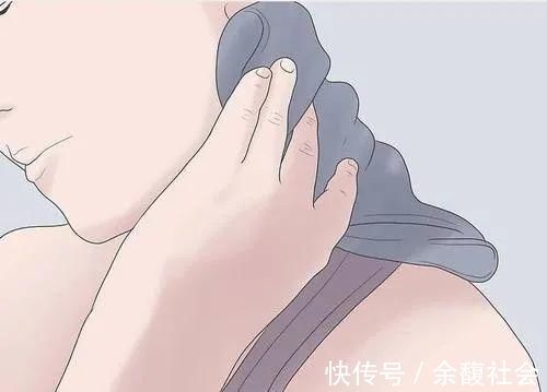 酸痛|颈椎疼脖子僵,一个小动作就能缓解,关键还能降血压!