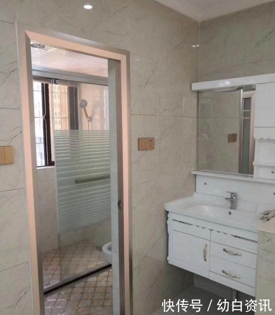 墙面|为什么装修全屋不要贴瓷砖过来人经验告诉你,就贴两处就够了