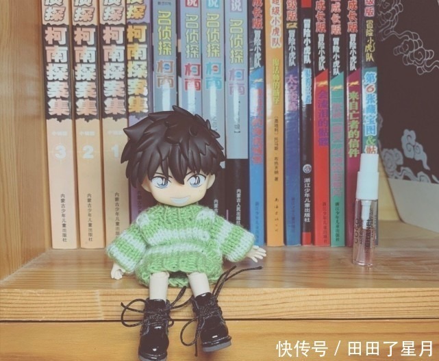 围巾|网友的妈妈给“快斗”手办织毛衣,次元融合感满满!
