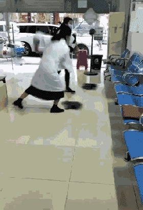 |搞笑GIF趣图:你们确定是来结亲的吗,怎么感觉不像