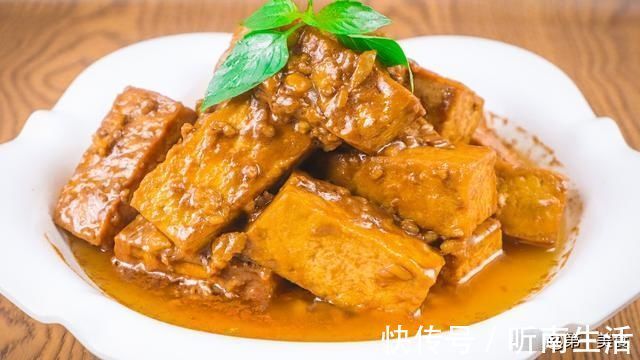 入味|豆腐怎样煎不粘锅，用这2个小技巧，豆腐金黄又嫩，汤汁浓郁入味