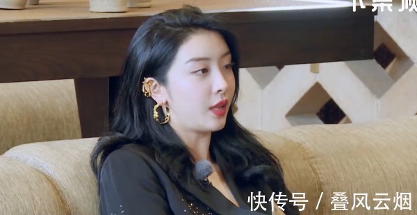 裙子|趙小棠和蔡卓宜同樣穿裙子,兩人的坐姿卻大不相同!差距一目了然