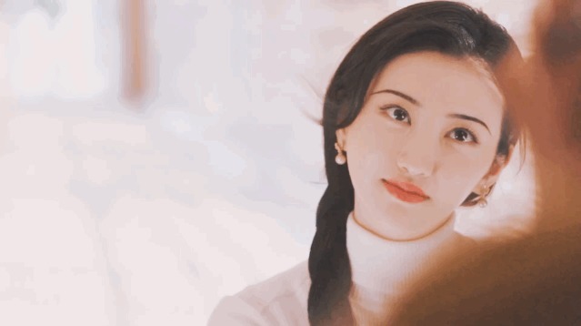 穿搭 小高领+卫衣、小高领+大衣，这件内搭帮你解决所有的穿搭困扰！