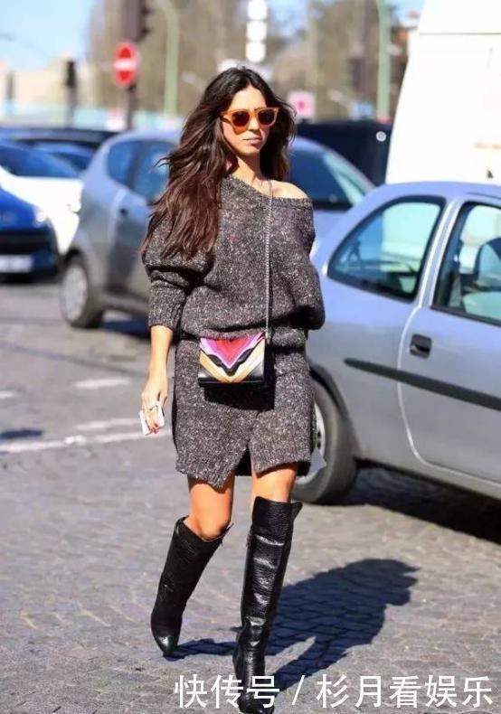 今秋火了一种搭配方式,女人都穿“长毛衣+过膝靴”,显瘦又显高