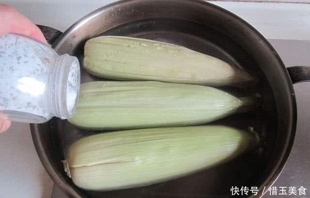 玉米|为啥外面的“煮玉米”总是那么好吃,秘诀全在“水”里,原来如此
