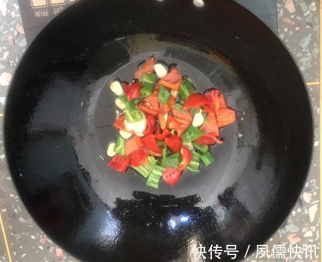 秋季之后,我家隔三差五吃这道菜,高营养味道美,再贵也值得