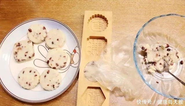 解解馋,红豆薏米山药糕!