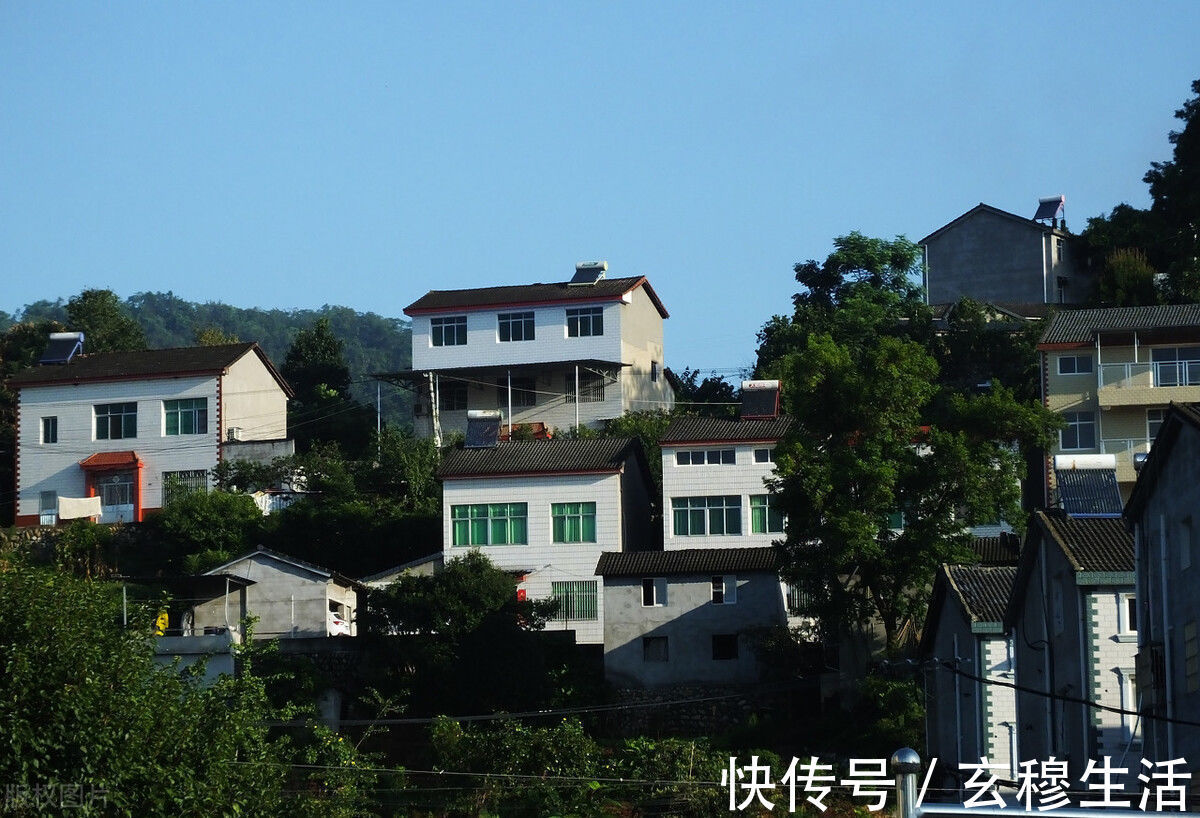 城镇|声明农村宅基地属私有产权,子女可凭继承,但建新需八步骤审核