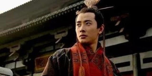 此词常用来形容一个人唯利是图,许多人都知道,但大都读错了