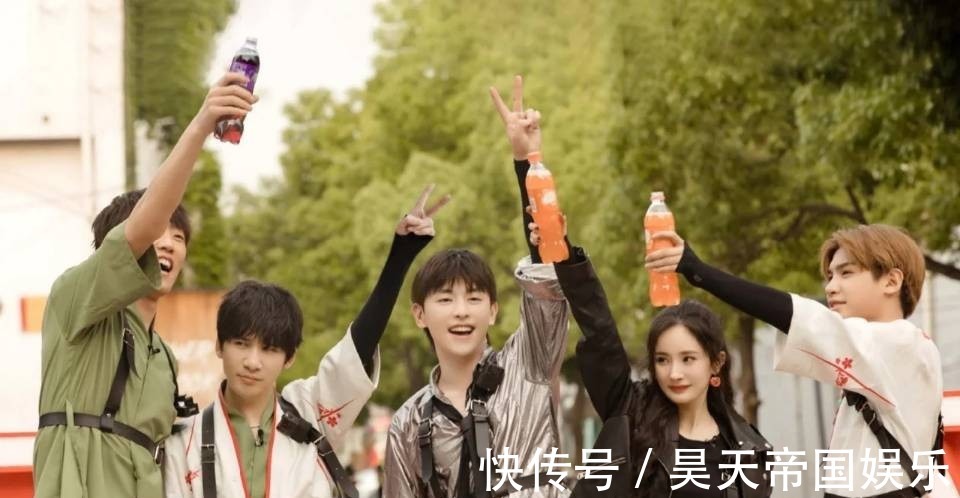 蜜桃团|作为一档网络综艺,它凭什么一直那么火连续三季位列热榜前三!