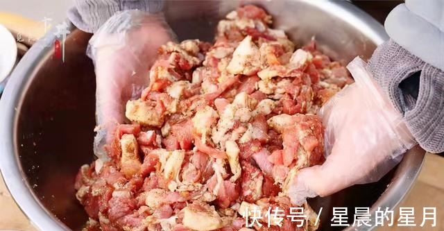 牢记这个加盐比例,不管灌啥口味的香肠都鲜香好吃,还耐放不发霉!