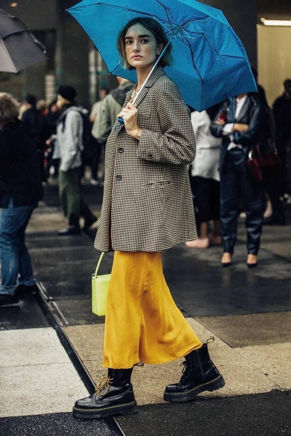 明年的流行色居然是它,这篇全是搭配灵感!