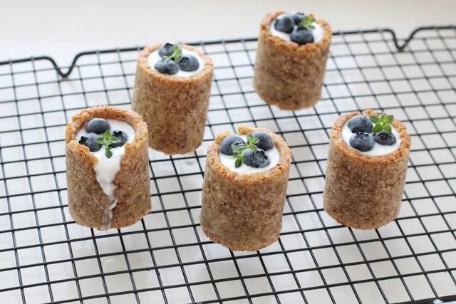 蓝莓|要减肥还嘴馋怎么办?推荐一款高颜值甜点,低脂低卡吃完不长肉!