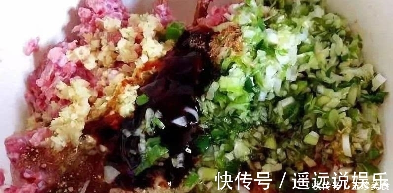 大厨|拌饺子馅，放什么油才香？大厨教你一招，怎么做都不够吃
