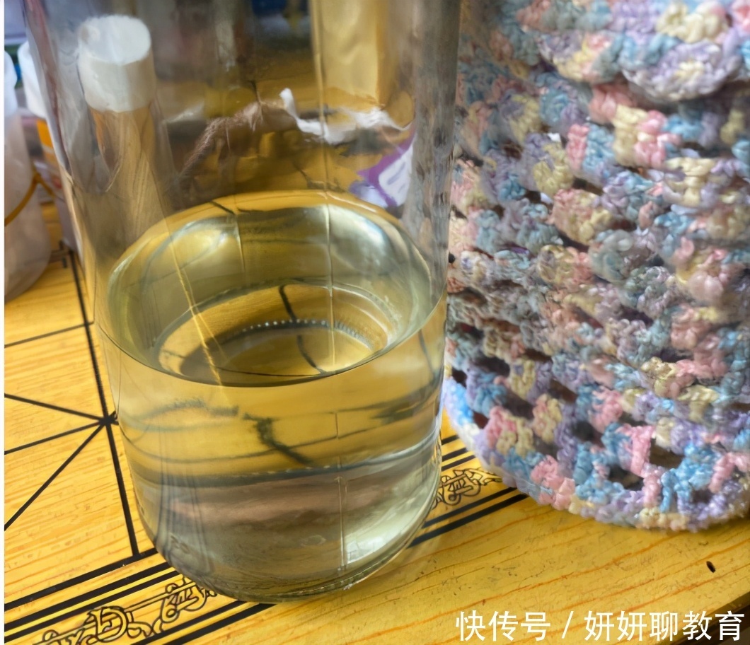 各科老师的茶杯火了，完美解释“勤俭节约”，学生：老师太可爱了