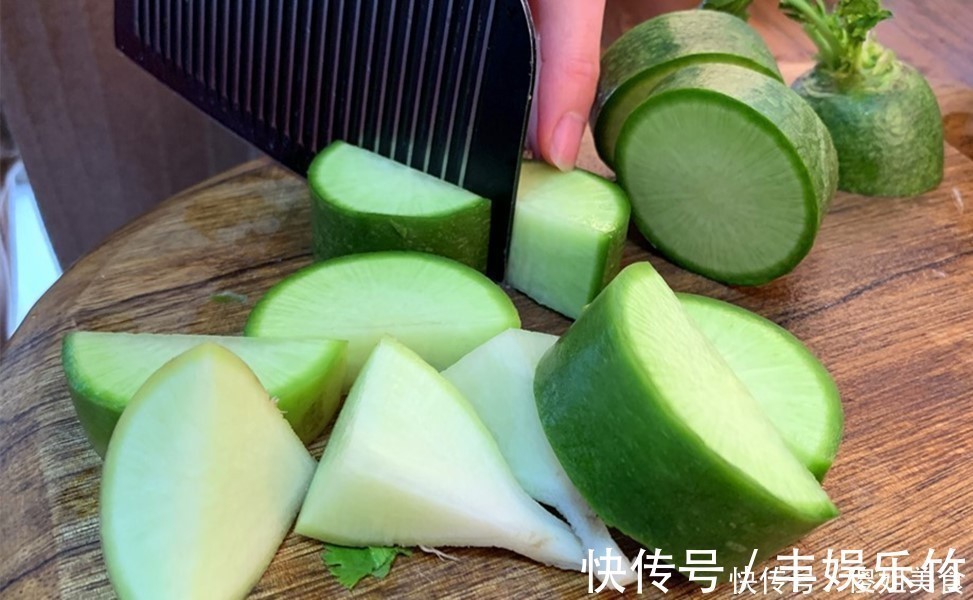 天一冷|天一冷,我就馋这个菜,十几年吃不腻,炖上一锅,热乎乎的真解馋