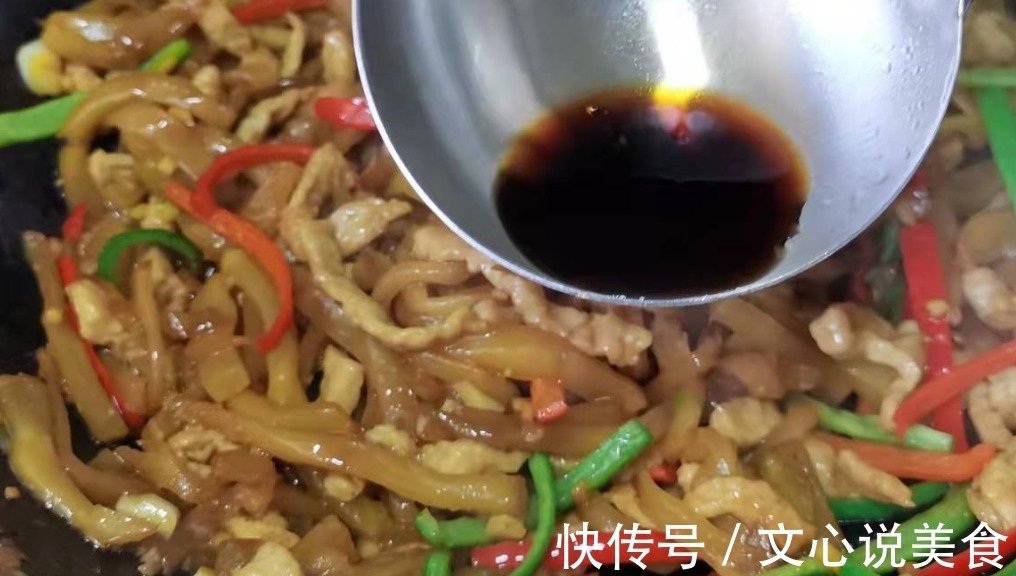 榨菜炒肉丝的经典做法，色香味俱全，这就是干饭人的下饭菜！