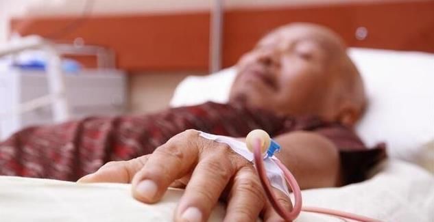 养老院#为何老人临终前,嘴里会说些胡话?专家表示:那可不是胡话