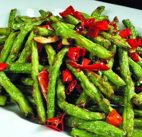 非常有特色的几道家常菜，上桌大家都抢着吃，好吃到停不下来