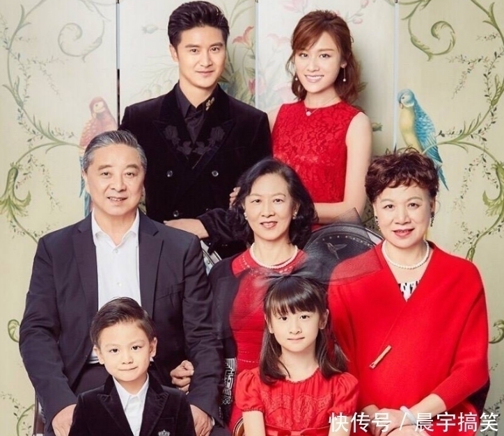 小森碟|有一种遗传叫“和奶奶长得像”,不止继承了美貌,也还原了神态