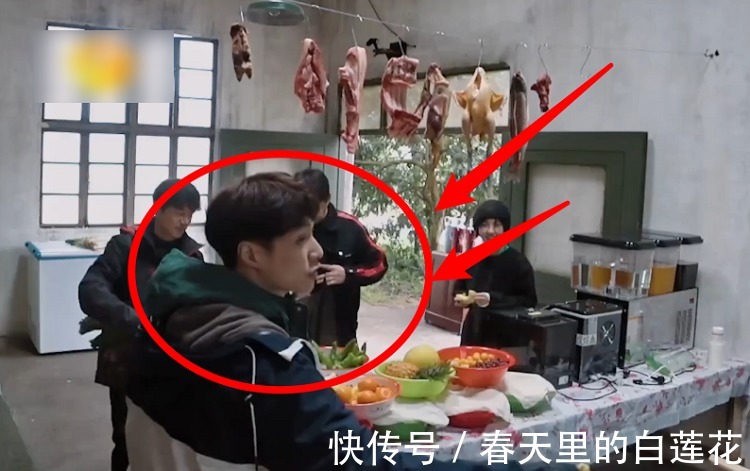 張藝興|張藝興錄制節目套路節目組,到店還瘋狂“試吃”,何炅的話真相了