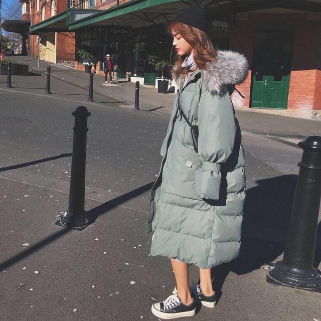 减龄 不要再崇拜复古色,试试今年流行的灰绿色,减龄还时髦