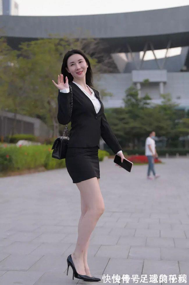 半身裙 职场女性怎么穿？将“职业装”换一种风格，同样别有一番风味！