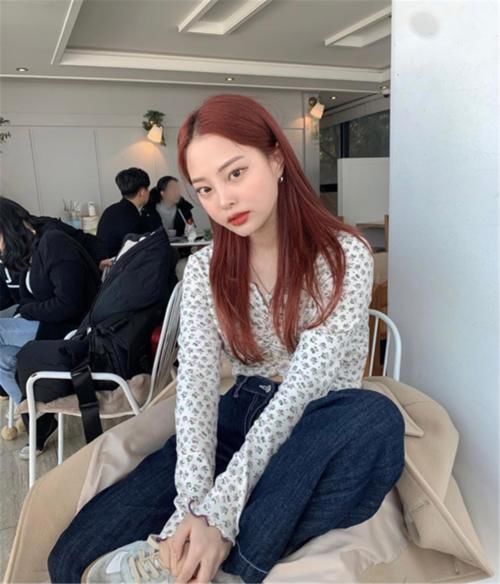 舒服的早春配舒服的穿搭，短上衣＋高腰下装，怎么穿都吸睛