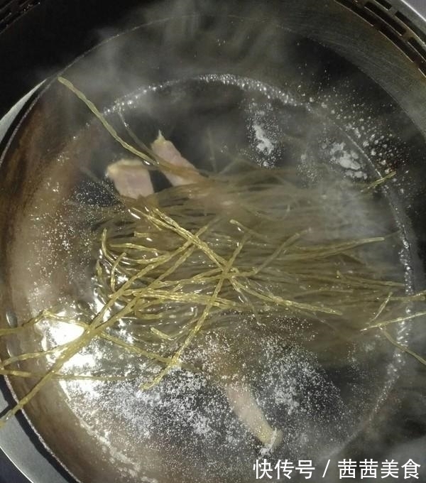 媳妇晚饭不吃主食，常吃这种食物，1个月瘦10斤，早起准时排宿便