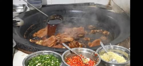  新市这碗羊肉，做了30年，老饕一年来吃300天|浩瞰大运河 | 新市