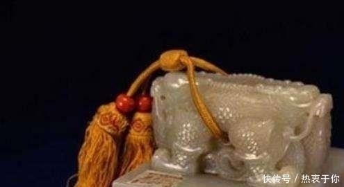 玉玺|老人自称是皇后婉容的女儿,还拿玉玺证明身份